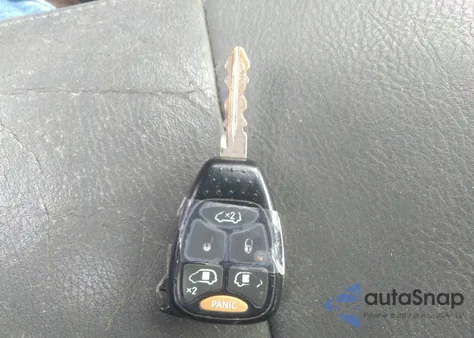 2005 Chrysler Town & Country Touring from USA, damaged, VIN 2C4GP54L35R125163